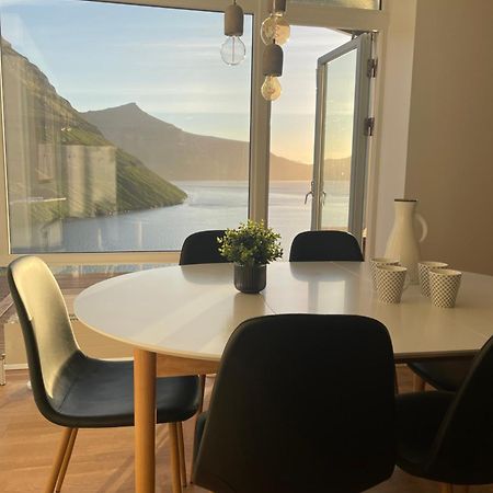 Unique Sea & Landscape View And Spacious Apartment Klaksvík Exteriör bild
