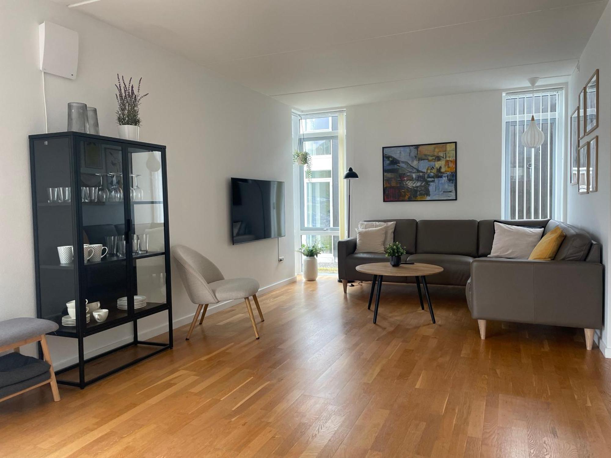 Unique Sea & Landscape View And Spacious Apartment Klaksvík Exteriör bild